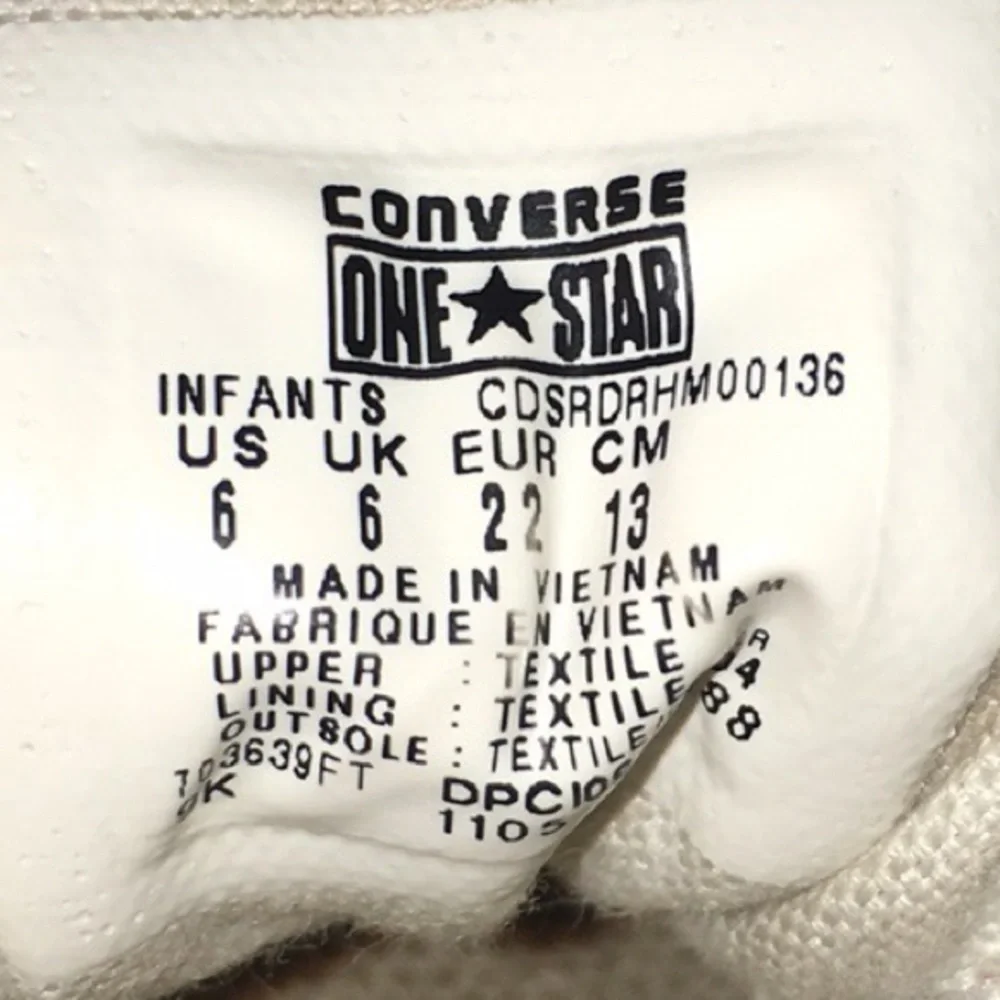 - Converse Sz 6 New Ruler Shoelace One-Star Toddler Sneakers! GUC!